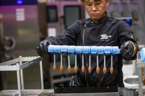 WCM - Bonbon dipping 